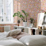 Summer Gray Lola petit bloemenbehang voor meisjeskamer apricot abrikoos roze