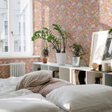 Summer Gray Lola petit bloemenbehang voor meisjeskamer apricot abrikoos roze