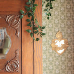 Summer Gray Wood Anemone beige bloemen behang voor de meisjeskamer of babykamer beige