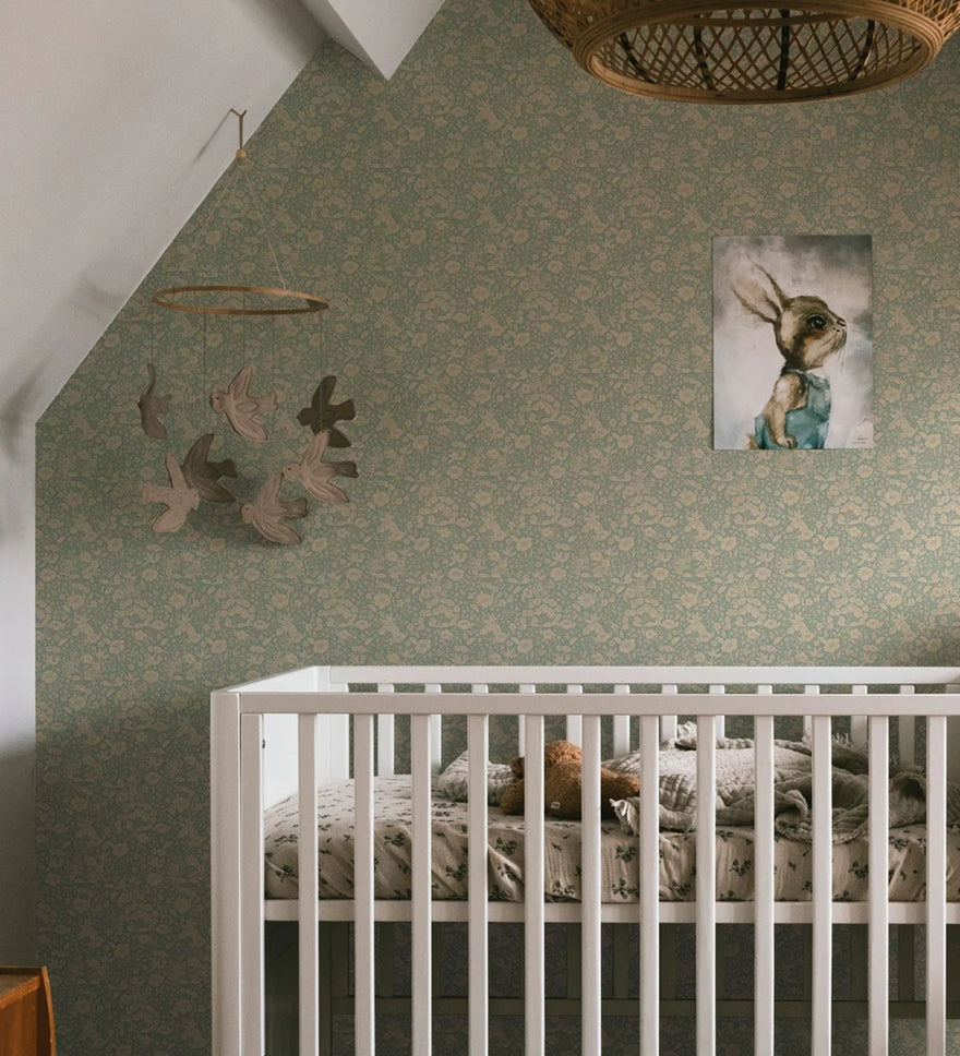 Summer Gray Doris bloemen behang voor de kinderkamer en babykamer dusty blue lichtblauw