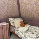 Summer Gray Doris bloemen behang voor de kinderkamer en babykamer pink roze lila