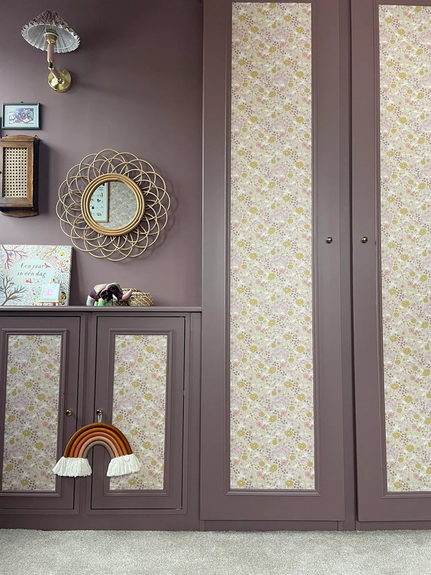 Summer Gray Doris bloemen behang voor de kinderkamer en babykamer pink roze lila