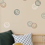 Smiley confetti behang voor kinderkamer beige neutraal Volpracht 