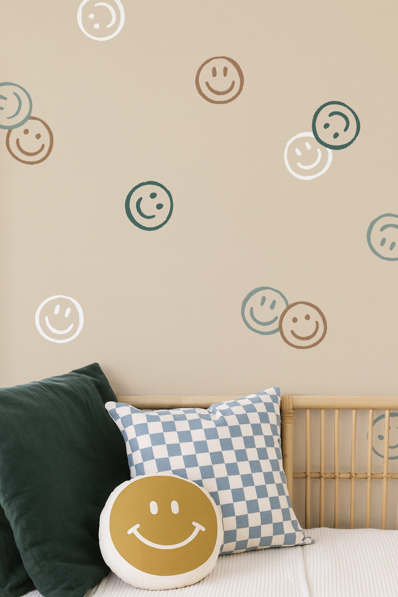 Smiley confetti behang voor kinderkamer beige neutraal Volpracht 