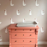 Volpracht Goose behang voor de neutrale kinderkamer en babykamer ganzen beige