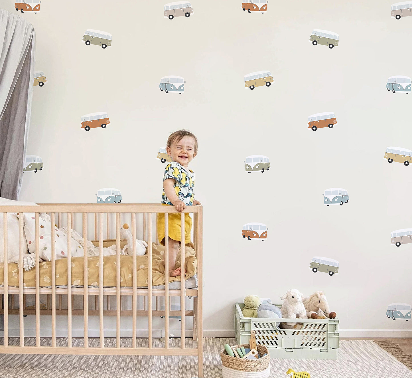 Volpracht Retro Busjes autobehang volkswagen busjes behang voor jongenskamer beige