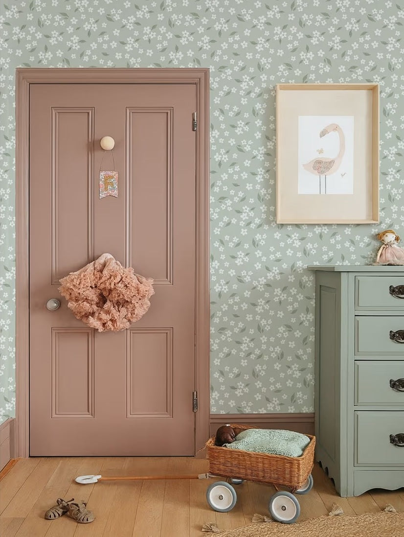 Volpracht bloemen behang voor meisjeskamer en babykamer bloesem groen