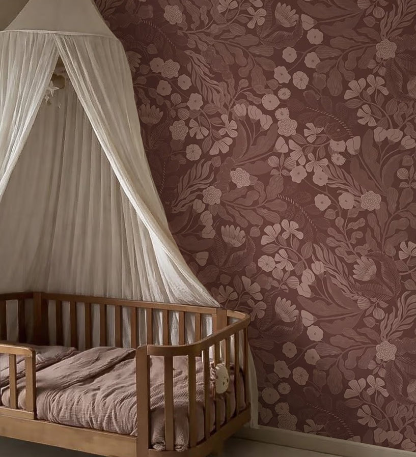 Volpracht vintage botanica mauve bladeren en bloemen behang voor meisjeskamer en babykamer