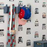 Studio Ditte behang auto's met zilveren accenten lichtgrijs jongenkamer babykamer