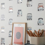 Studio Ditte behang auto's met zilveren accenten lichtgrijs jongenkamer babykamer