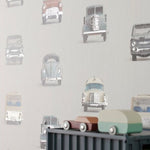 Studio Ditte behang auto's met zilveren accenten lichtgrijs jongenkamer babykamer