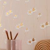 Studio Ditte behang kinderkamer bloemen behang kamille poederroze met goud