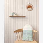 Lintjes Bo Studio Ditte strepen behang met stiksels voor de neutrale kinderkamer meisjeskamer jongenskamer en babykamer creme met karamel