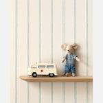 Lintjes Bo Studio Ditte strepen behang met stiksels voor de neutrale kinderkamer meisjeskamer jongenskamer en babykamer creme met lichtblauw