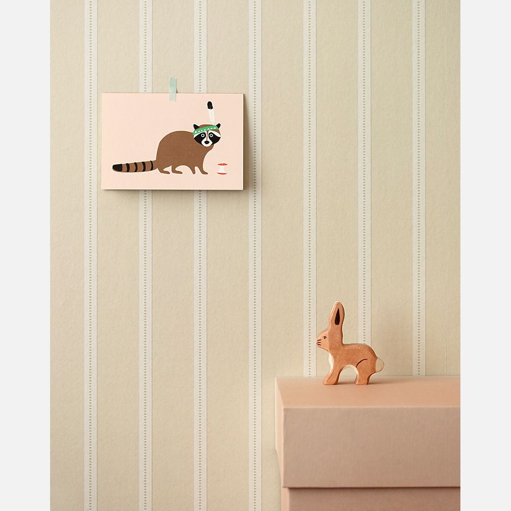 Strepen behang voor kinderkamer lintjes behang studio ditte meisjeskamer jongenskamer babykamer neutrale kinderkamer boter lichtgeel