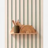 Studio Ditte Lintjes strepen behang voor de kinderkamer en babykamer groen op creme