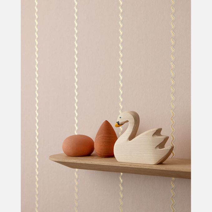 Studio Ditte Lintjes behang strepen behang kinderkamer golven poederroze met gouden strepen