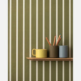 Strepen behang voor kinderkamer lintjes behang studio ditte meisjeskamer jongenskamer babykamer neutrale kinderkamer olijfgroen