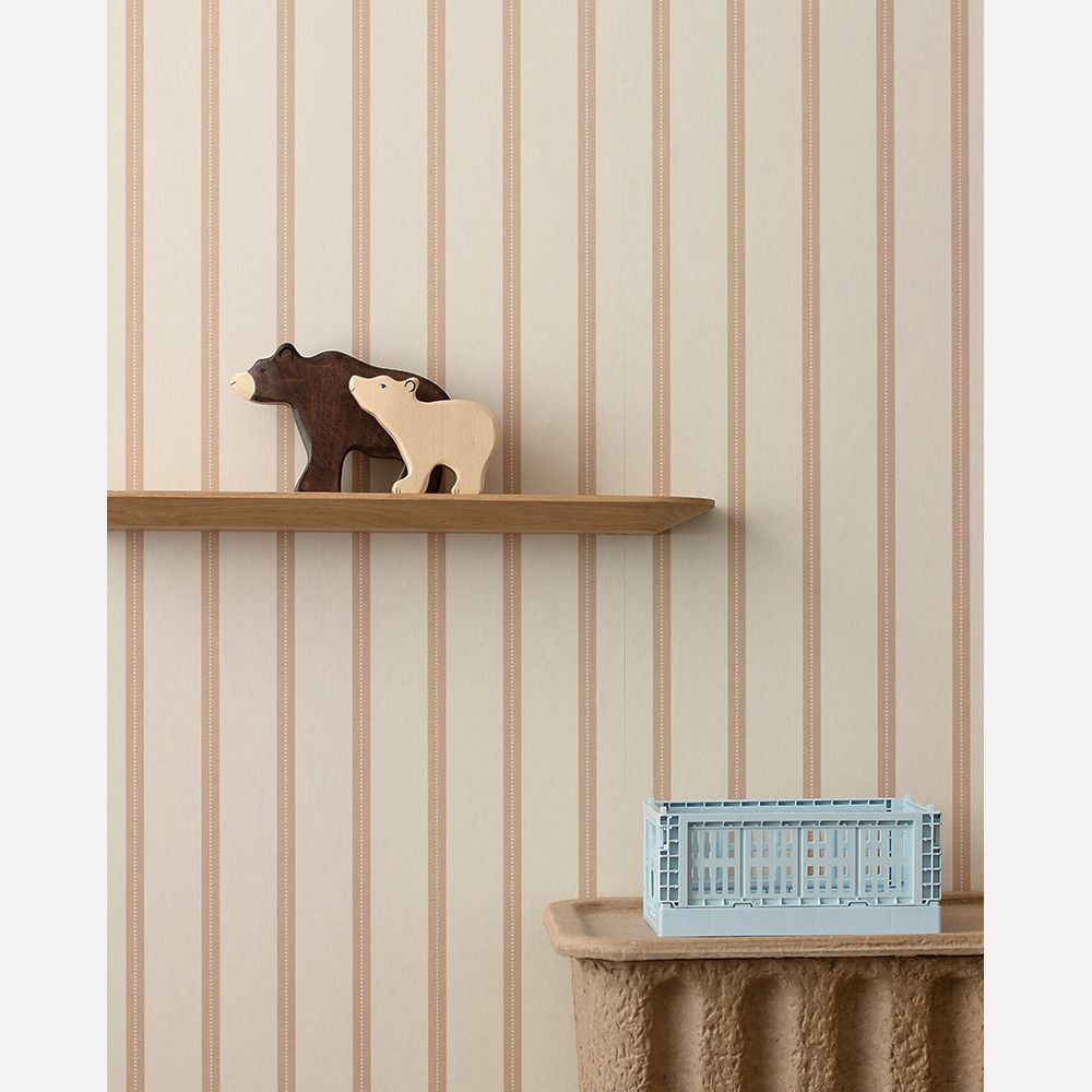 Strepen behang voor kinderkamer lintjes behang studio ditte meisjeskamer jongenskamer babykamer neutrale kinderkamer toffee op creme