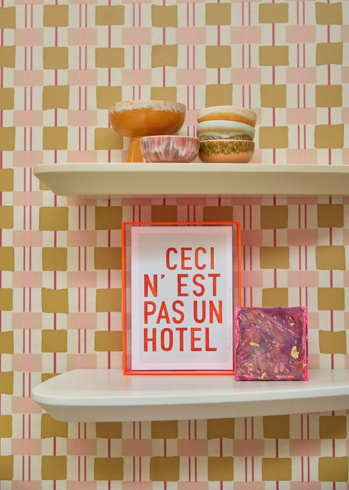 Bibelotte Geruit behang toffee roze karamel
