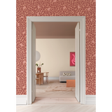 Pebble Bibelotte organisch behang voor de kinderkamer roze en bordeaux burgundy