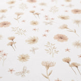 Pastelowe Love Flowers Meadow bloemenbehang voor meisjeskamer en babykamer wit roze groen 