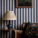 Langelid von Bromssen jagged stripe strepen behang voor de kinderkamer denim blauw