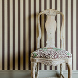 Langelid von Bromssen jagged stripe strepen behang voor de kinderkamer 
marron bruin