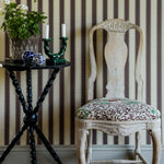 Langelid von Bromssen jagged stripe strepen behang voor de kinderkamer 
marron bruin