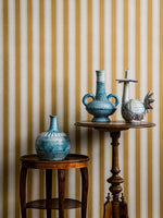 Langelid von Bromssen jagged stripe strepen behang voor de kinderkamer 
mosterd oker geel