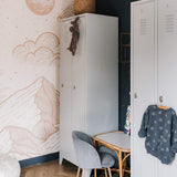 May en Fay fotobehang babykamer neutrale kinderkamer bergen zon sterren beige cosmic hills 