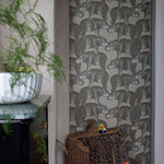 Studio Lisa Bengtsson Hippo Beige nijlpaarden behang voor de kinderkamer beige