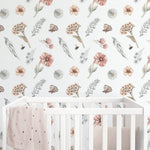 Pastelowe Love Wildflowers bloemenbehang voor meisjeskamer wit roze groen 