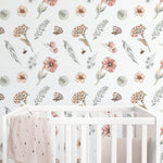 Pastelowe Love Wildflowers bloemenbehang voor meisjeskamer wit roze groen 