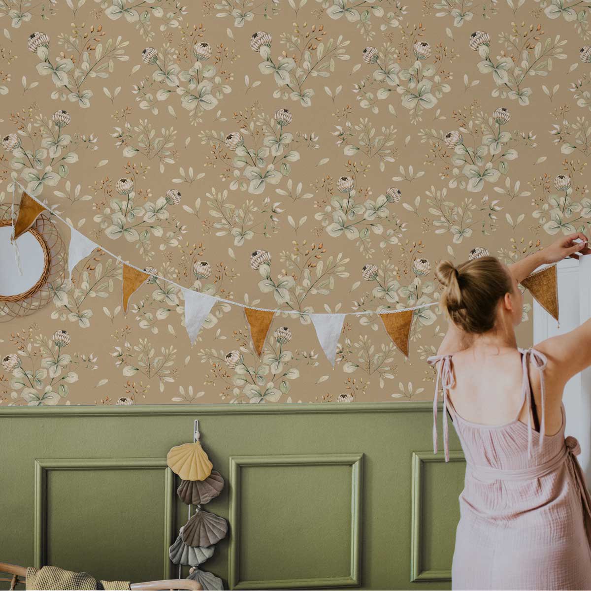 Dekornik behang clover beige bloemenbehang meisjeskamer