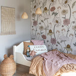 Little Amour behang voor de meisjeskamer met bloemen creme wit