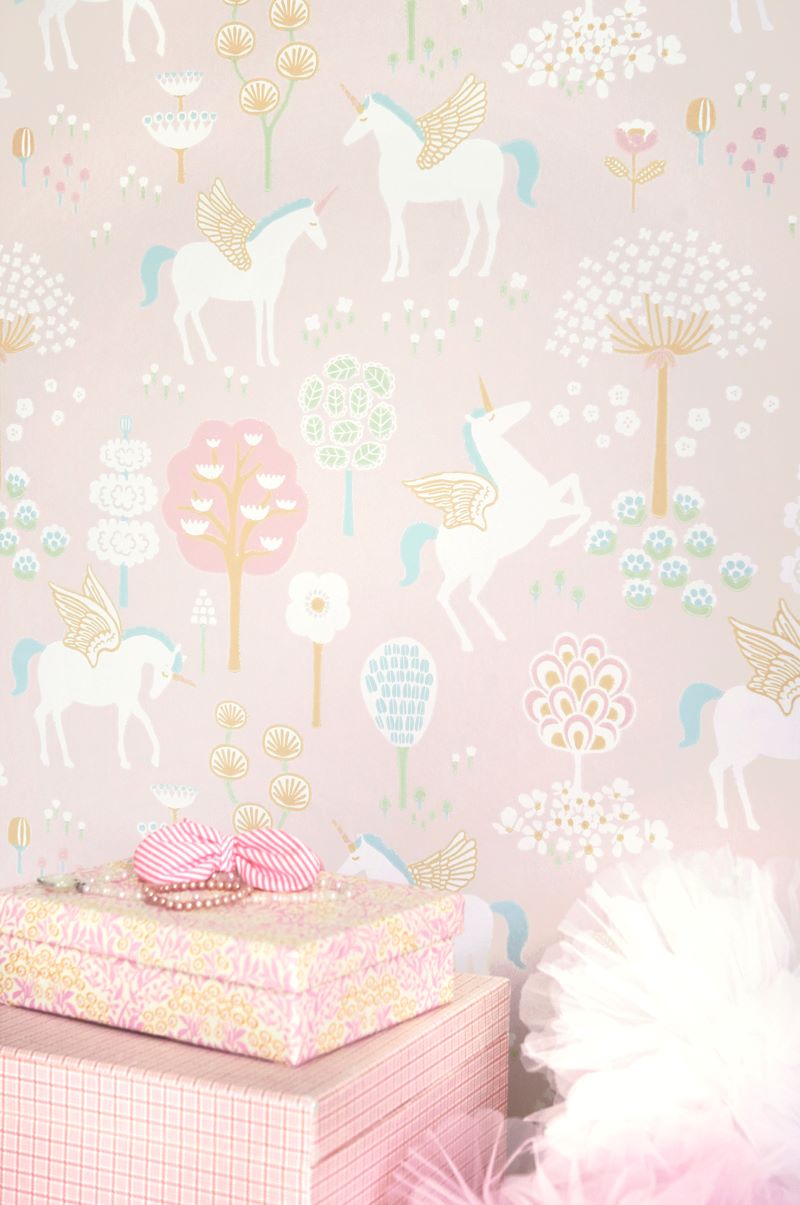 Majvillan True Unicorns behang voor de meisjeskamer roze