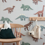 Studio Ditte Dino behang jongenskamer lichtgrijs