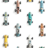 Studio Ditte raceauto behang jongenskamer wit