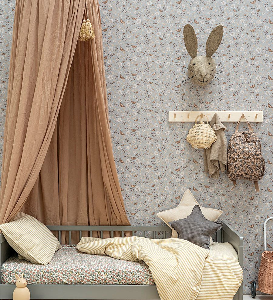 Little Amour kinderbehang Little Flower Garden Meisjeskamer Lichtblauwe Bloemen