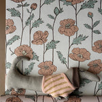 Little Amour behang voor de meisjeskamer bloemen Poppy Amour zalmroze